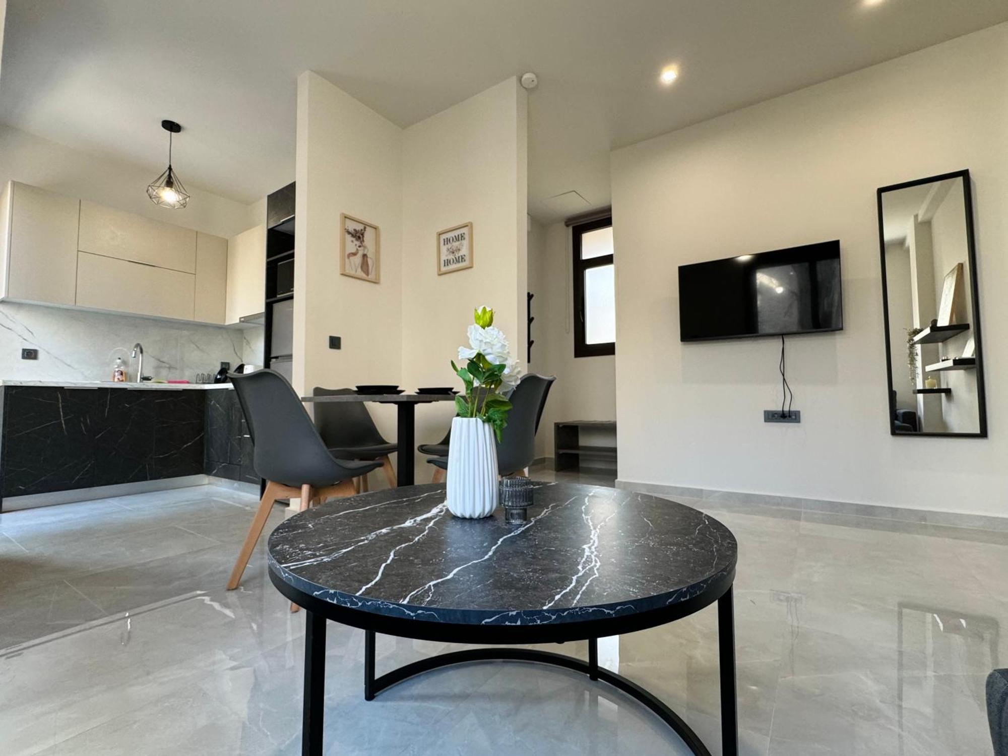 Spacious Apartment Near Monastiraki By Kozy Koala Atenas Exterior foto