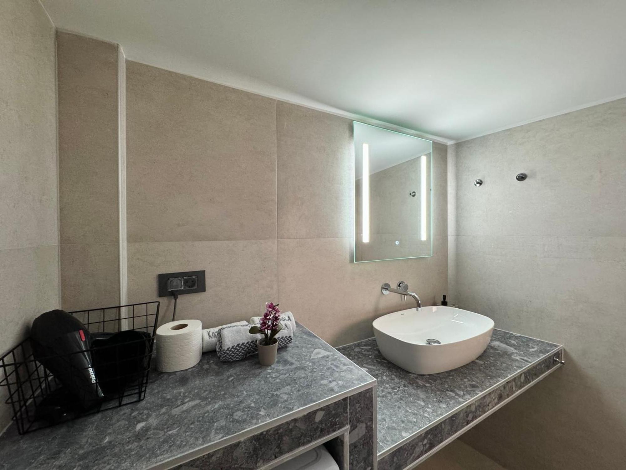 Spacious Apartment Near Monastiraki By Kozy Koala Atenas Exterior foto