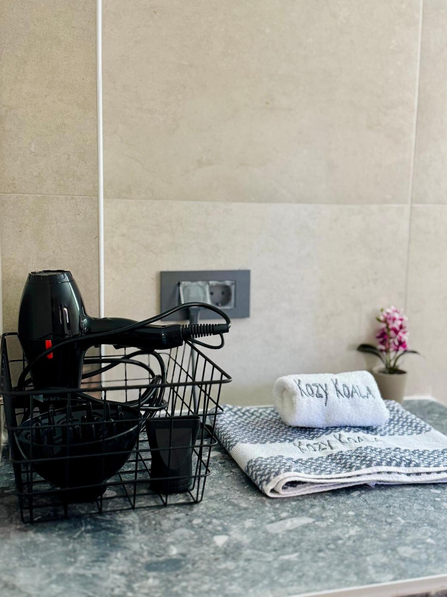 Spacious Apartment Near Monastiraki By Kozy Koala Atenas Exterior foto